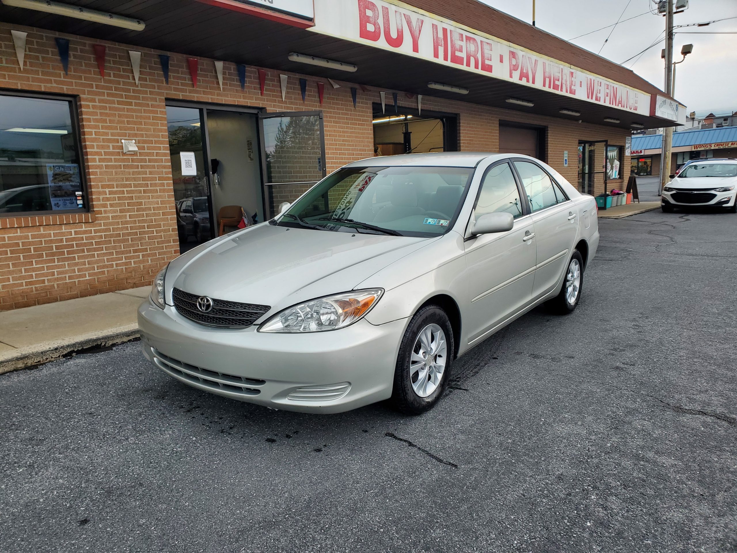 2004 Toyota Camry LE photo 2