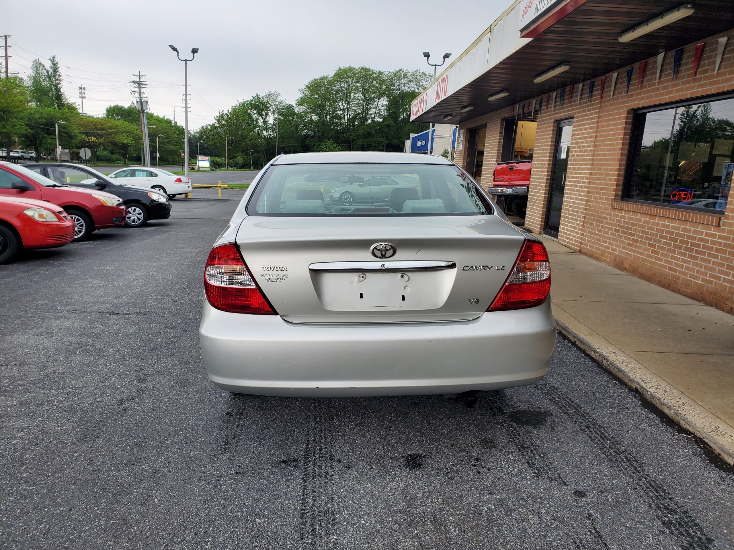 2004 Toyota Camry LE photo 4